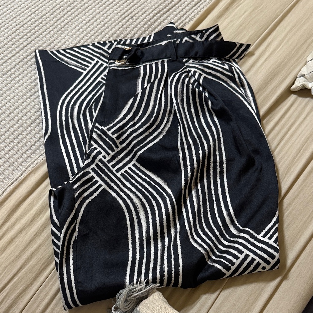 Andrew Marc Black and White Wide Leg Pants